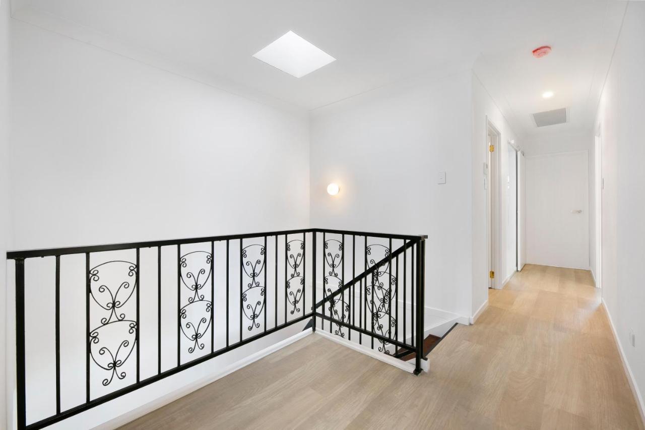 Spacious 4-bed With Mediterranean Touches *