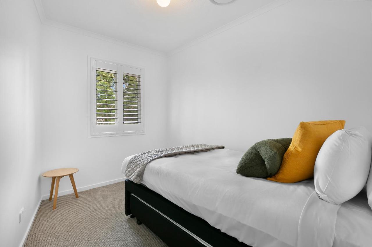 Spacious 4-bed With Mediterranean Touches Gold Coast